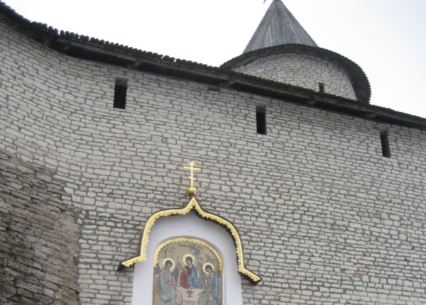 Свято-Троицкий собор в Пскове. Вход