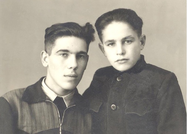 Константин и Анатолий (справа), сыновья Германа Ивановича Лобачева