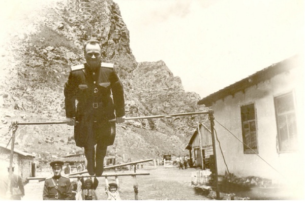Воинская часть. Абхазия, 1956 г. Учебные занятия 1-го взвода 2-й роты ВДУ