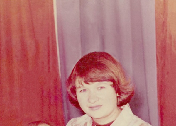 21 октября 1980 г. Валентин с мамой, Людмилой Викторовной Лебедевой.