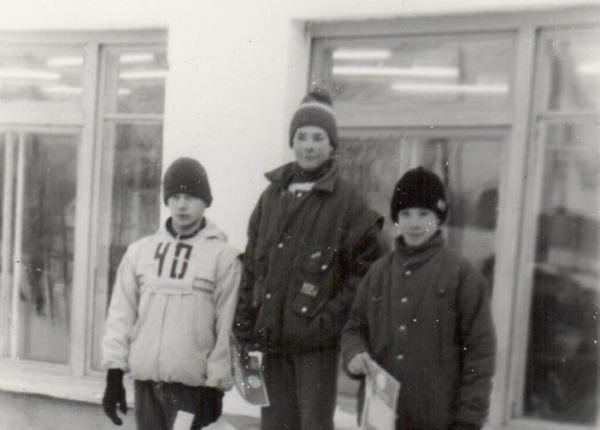 Пос. Волот, 1992 год. Вручение грамоты за 3-е место на лыжных соревнованиях.