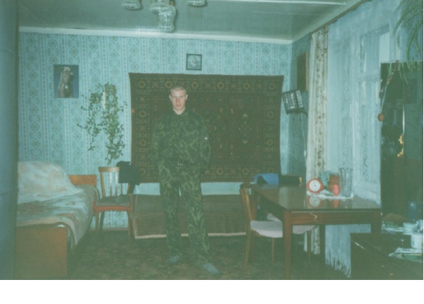 Пос. Волот, март 2000 года. Первый день дома после возвращения с Северного Кавказа.