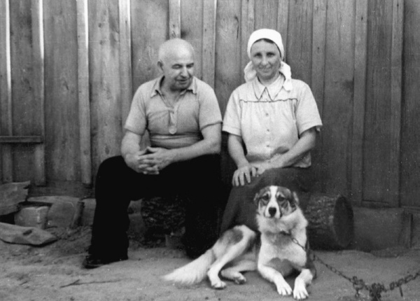 Василий Михайлович с женой Анастасией