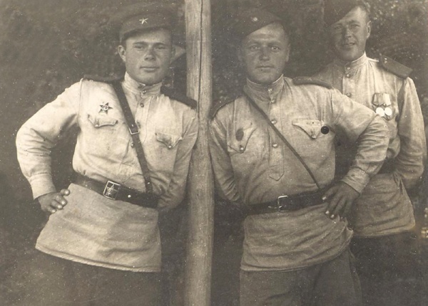 М.И. Бабак с сослуживцами. Румыния, 1945 г.