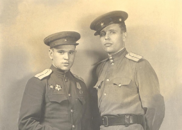 Германия, г. Глау. Июнь 1945 года. Евстафий Васильевич справа.