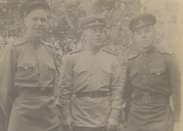 Германия, г. Глау. 20 июня 1945 года. Евстафий Васильевич слева.