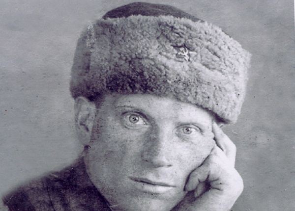 Николай Афанасьевич Змызгов. На обратной стороне оригинала фото написано: «г. Муром 1942 г.»