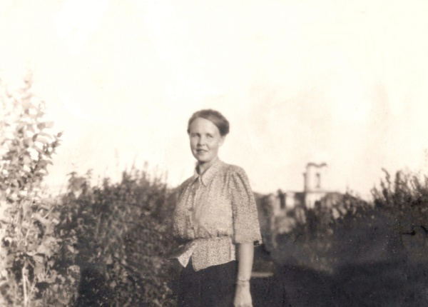 Мария Васильевна Дегтярева. Новгород, 1947 г.