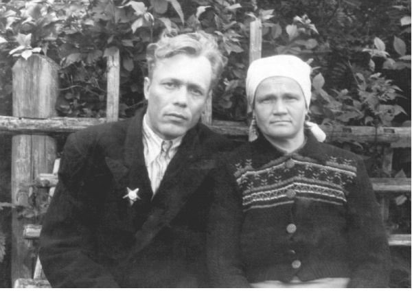 Михаил Федорович Виноградов с супругой, Федосьей Николаевной. Примерно 1960-е гг.