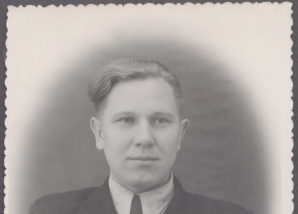 Анатолий Петрович Прокофьев в день своего 26-летия. Новгорода, 24 февраля 1952 года