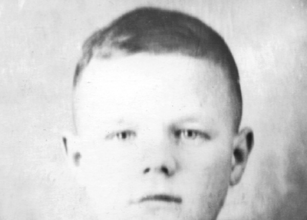 Владимир Коткин в 14 лет. Фото 1942 года