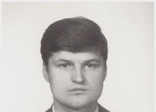 Андрей Максимов, лейтенант, выпускник Калининградского высшего военно-инженерного училища. Конец 1980-х гг.