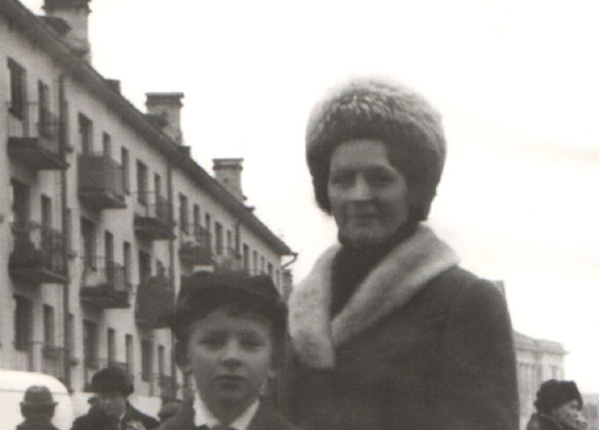 Виталий с мамой Антониной Анатольевной.