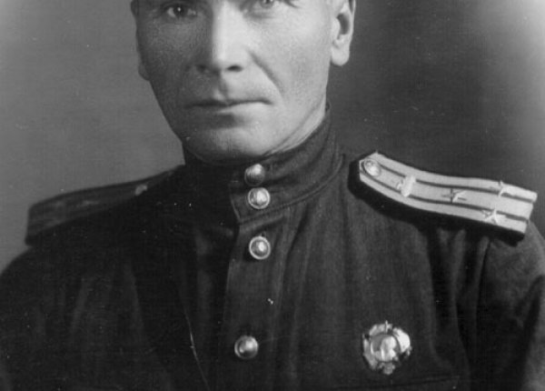 Гвардии полковник К.И. Вязников. 1944 г. Фото с сайта goskatalog.ru
